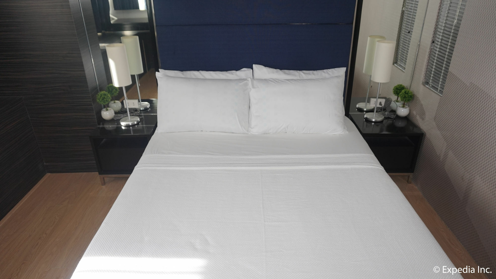 Shang Luxury Suites Mandaluyong ภายนอก รูปภาพ