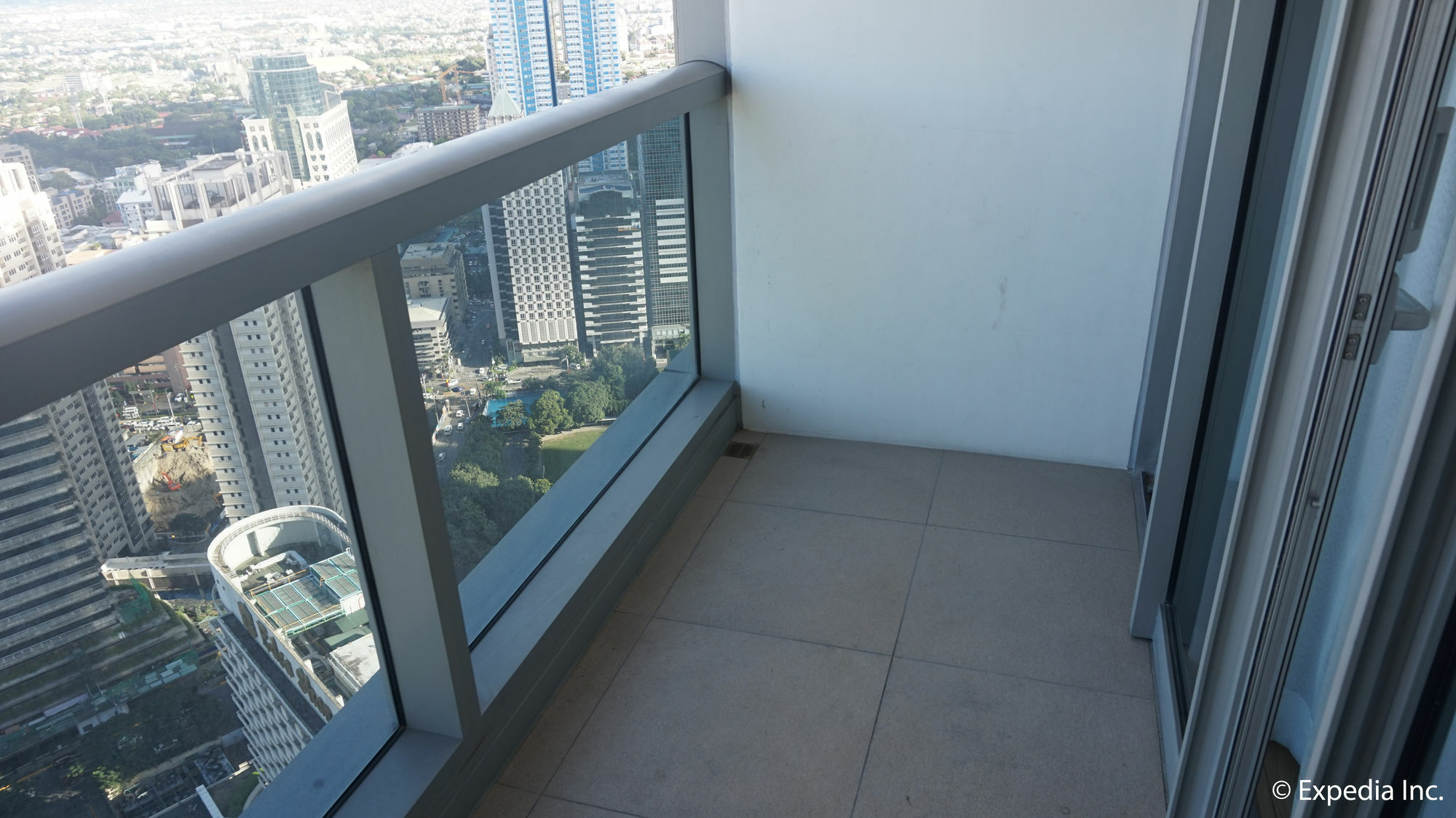 Shang Luxury Suites Mandaluyong ภายนอก รูปภาพ